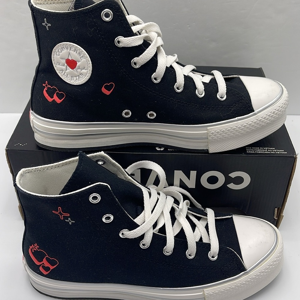 Converse WMNS High-Tops w Red Heart Details
CTAS EVA LIFT HI
BLACK/VINTAGE WHITE - Picture 2 of 16